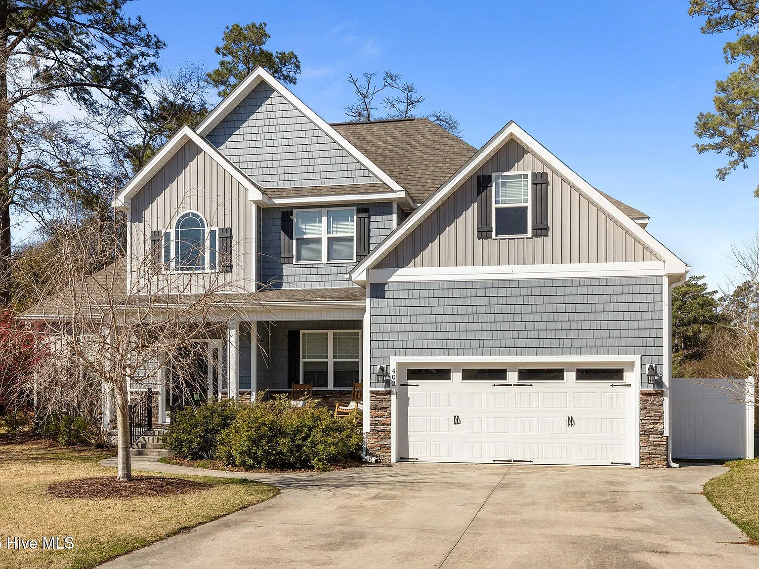 4 bed, 3.0 bath, $3,200 — Photo 1