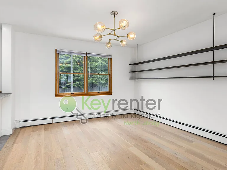 755 Spring Valley Rd — Photo 8
