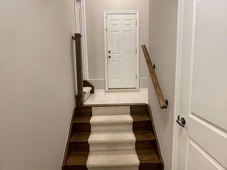 90 Maverick Cres #BASEMENT — Photo 3