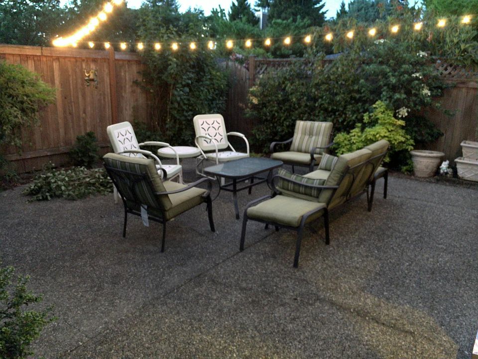 Fully Fenced Rear Yard & Deck for Entertaining!