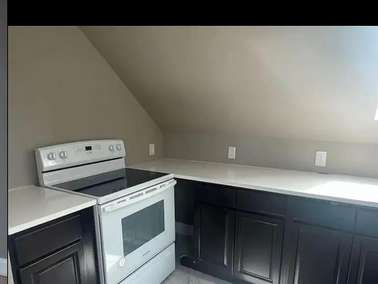 185 Tappan St — Photo 2