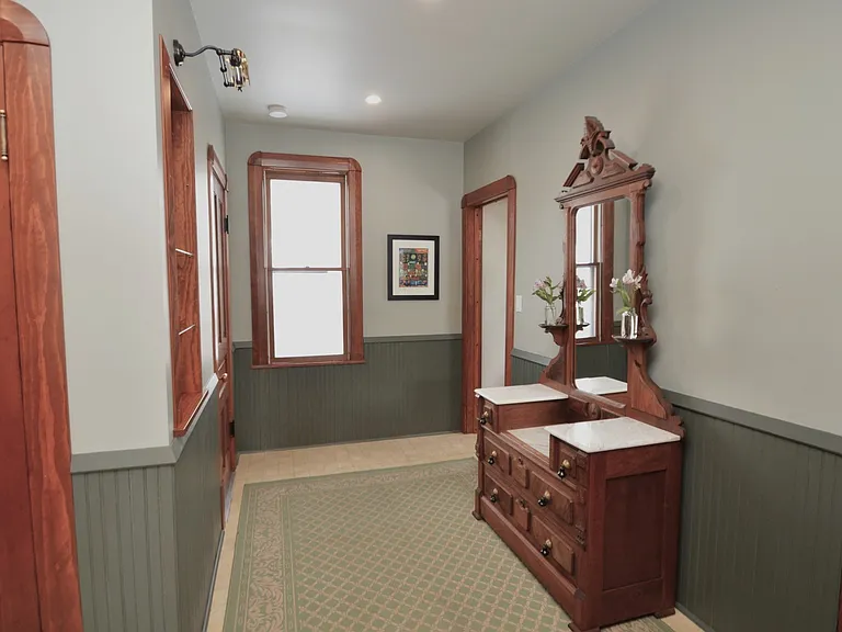 2626 Union St — Photo 19
