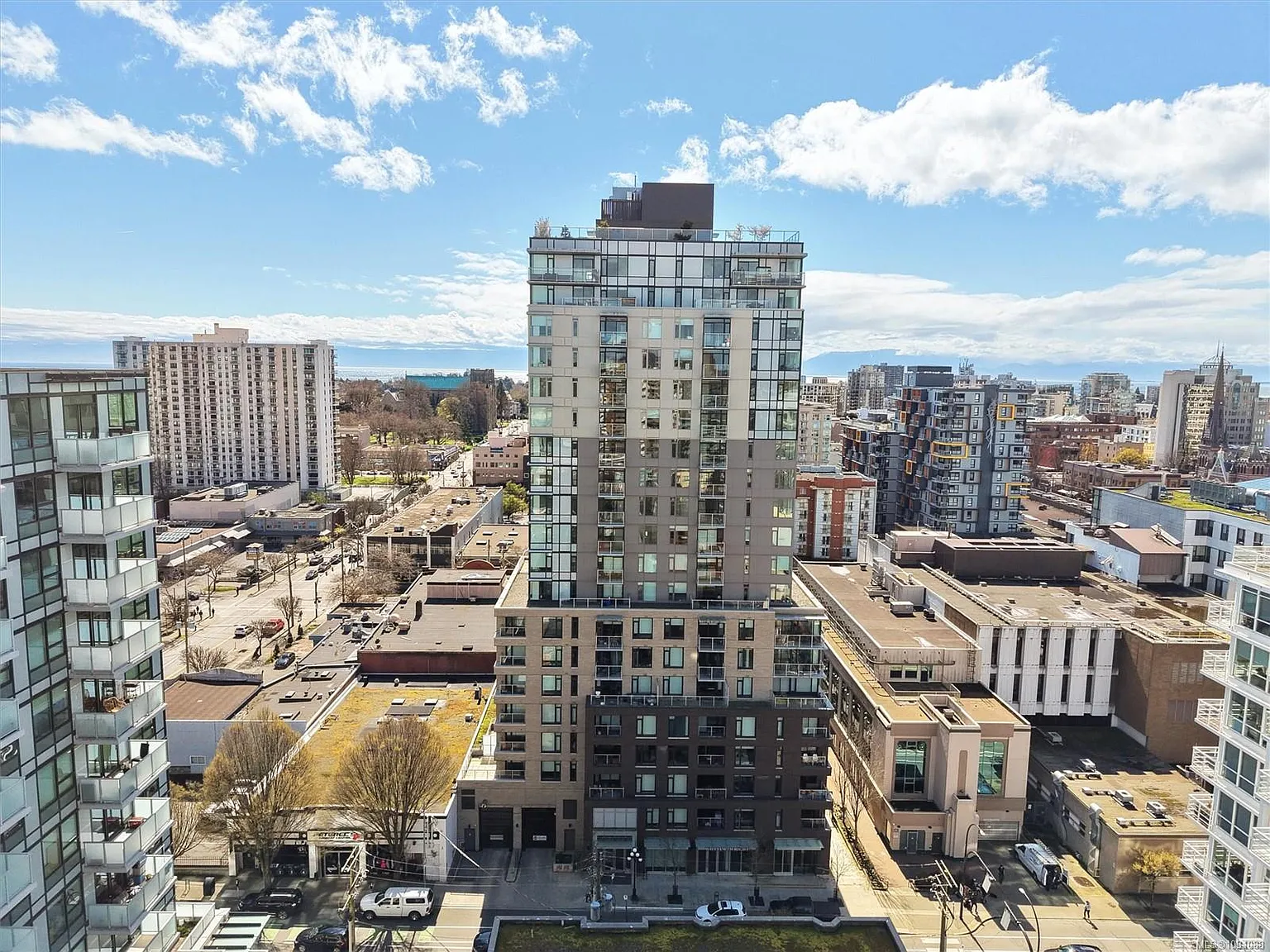 845 Johnson St #401 photo 1