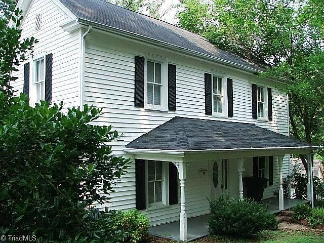 1st image of 517 College St
