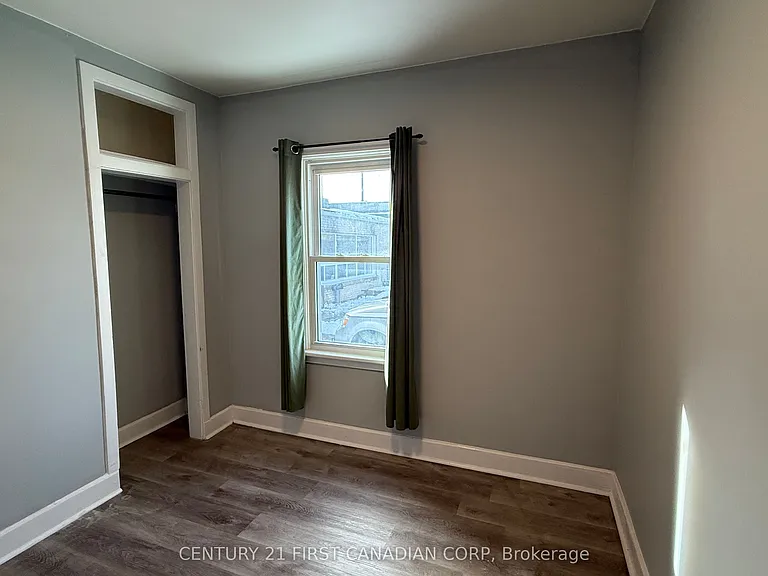 1072 Dundas St #3 — Photo 7
