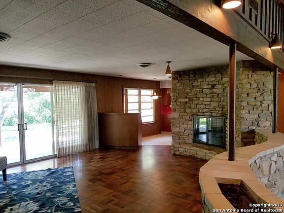 4th image of 327 Prinz Dr