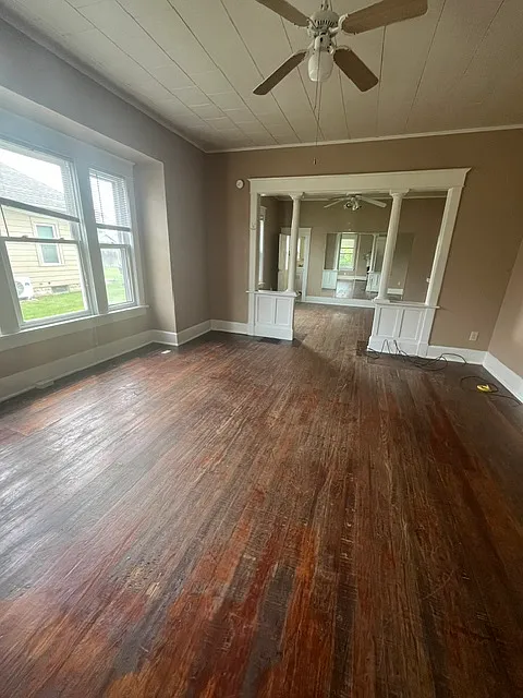 1009 W Neely Ave