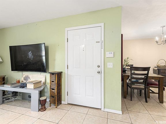 4th image of 349 NE 45th Ter