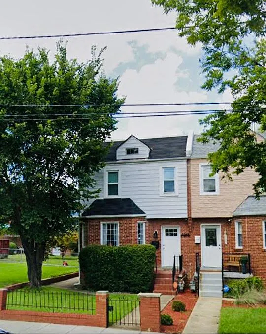 5348 E Capitol St NE photo 1