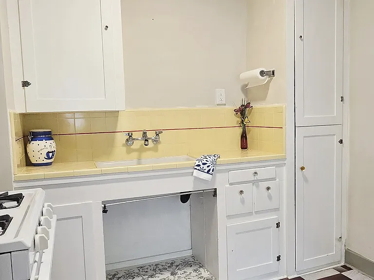 2533 Castro Way #4 — Photo 14