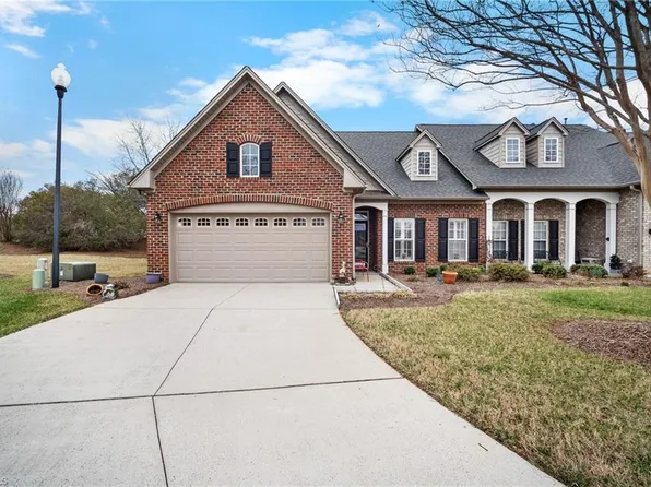 1104 Pelican Ln, Clemmons, NC 27012
