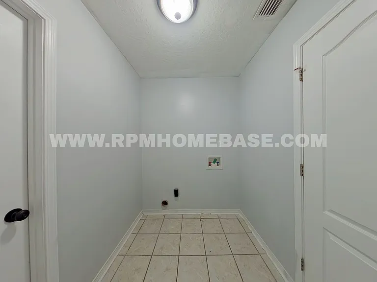 2030 Vizcaya Dr — Photo 13