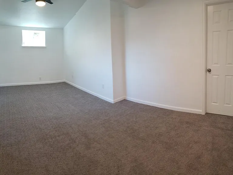 204 E Emma St — Photo 20