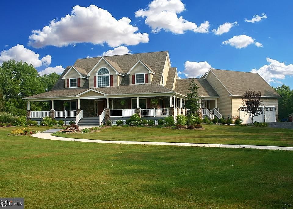 2nd image of 2144 Kumry Rd