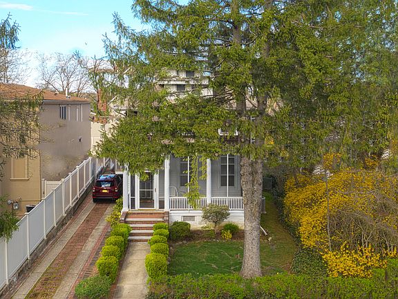 3rd image of 155 Guyon Ave