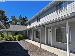 1150 Hemlock St #C11, Florence, OR 97439