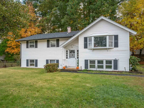 28 Edinburgh Drive, Nashua, NH 03062