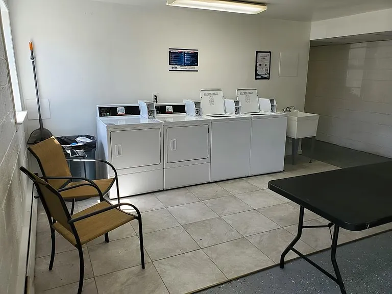 Liberty Square Apartments — Photo 4