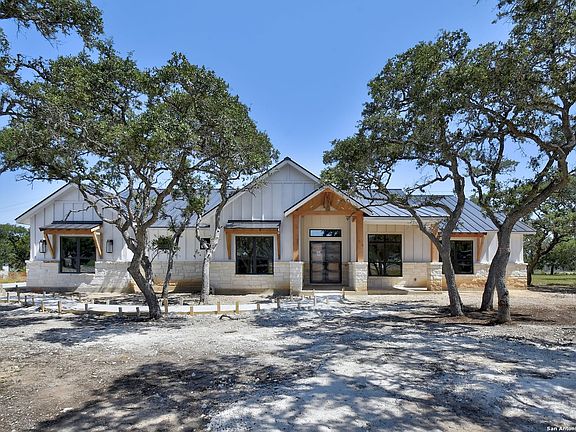 2nd image of 962 Belle Oaks Blvd