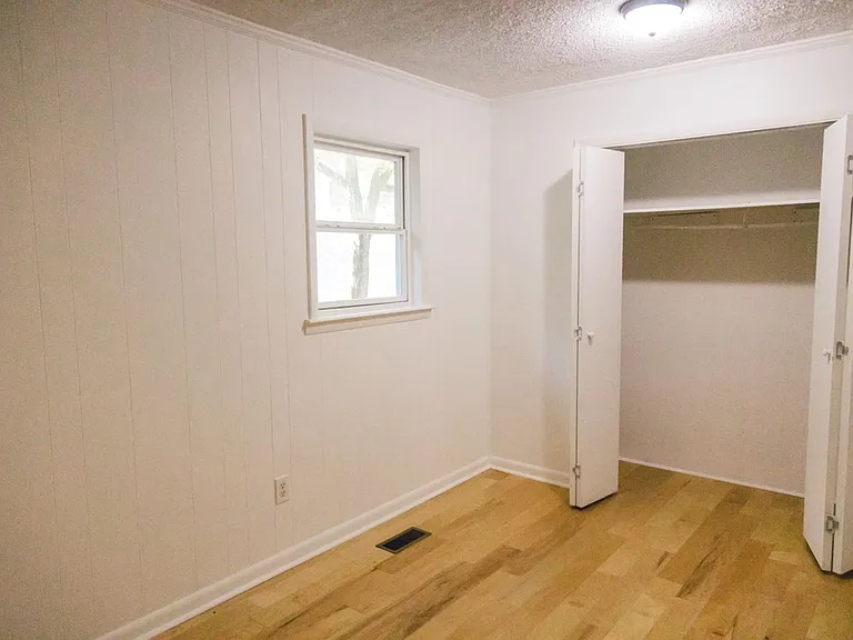 10716 Dallas Hollow Rd — Photo 13