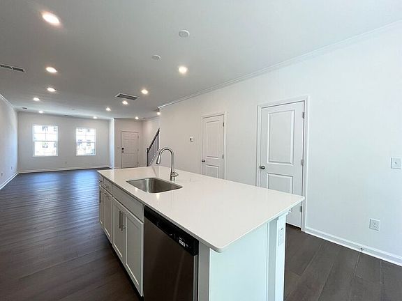 4th image of 658 Mirkwood Ave