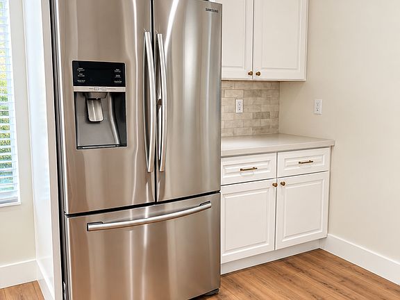 3rd image of 2045 S Hammond Dr