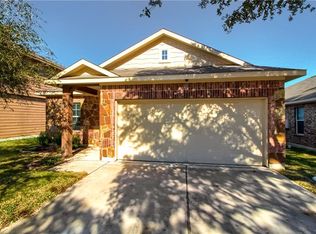 208 Chickadee Ln, Leander, TX 78641