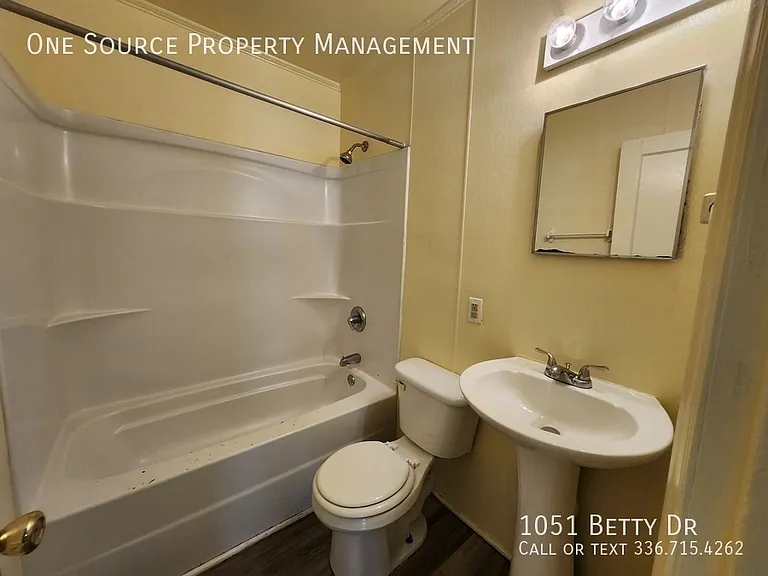 1051 Betty Dr — Photo 11