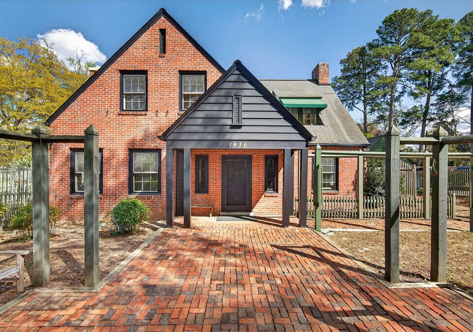 Luxurious Four Bedroom Home! — Photo 2