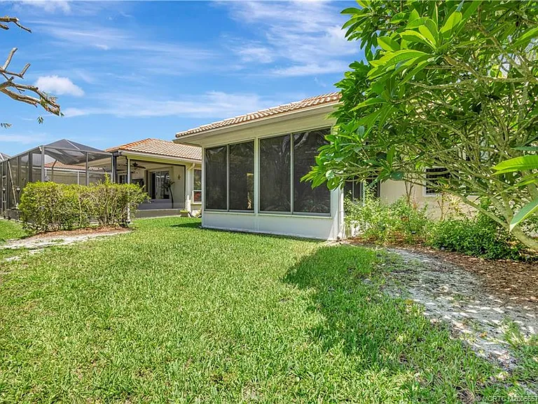 6797 SE Warwick Ln — Photo 35