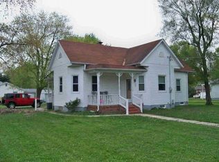 604 S Hibbard St, Staunton, IL 62088