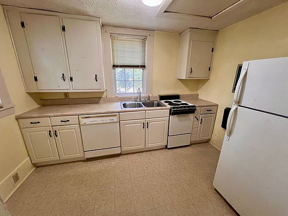 5th image of 5836 Spring Ct