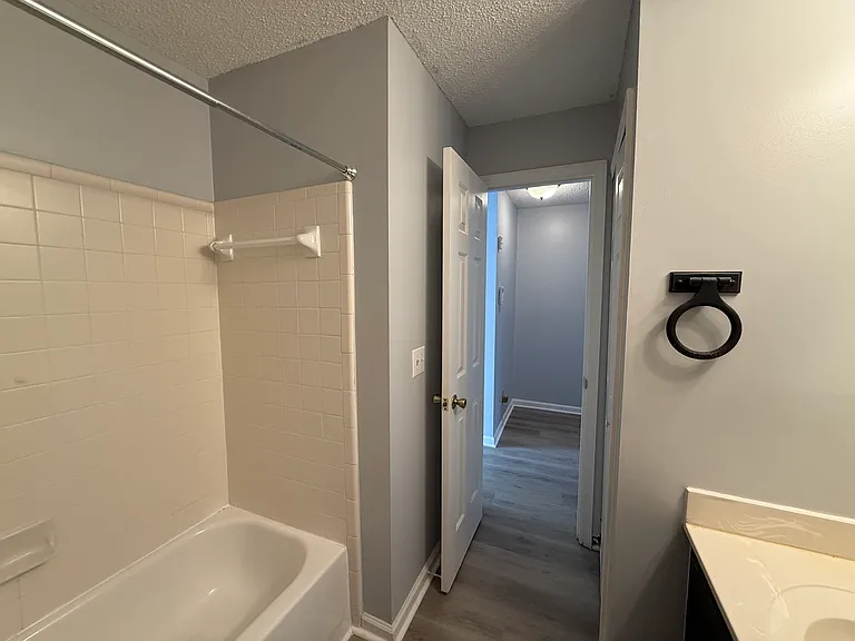 726 Southwest Dr — Photo 10