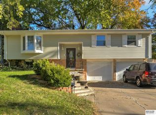 108 N Kings Cir, Bellevue, NE 68005