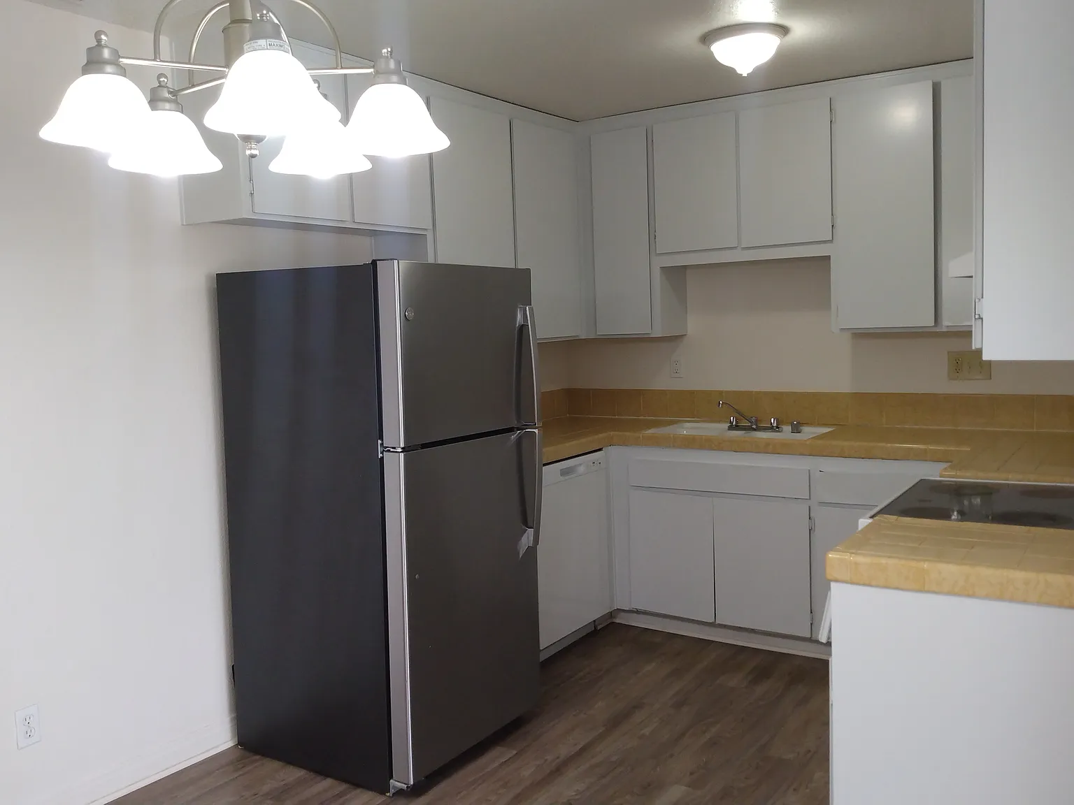 Fourth Ave Villas — Photo 2