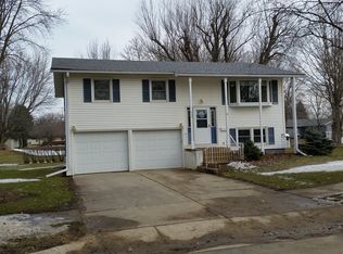 430 1st St SE, Hayfield, MN 55940