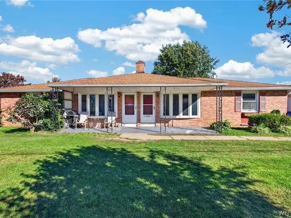 4506 Marie Dr, Hamburg, NY 14075