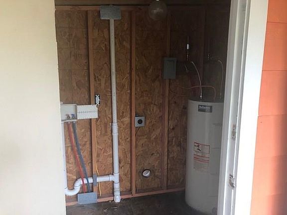 3rd image of 5122 Cain Dr