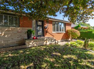 1403 Bunnell Dr, Burlington, ON L7P 2E3