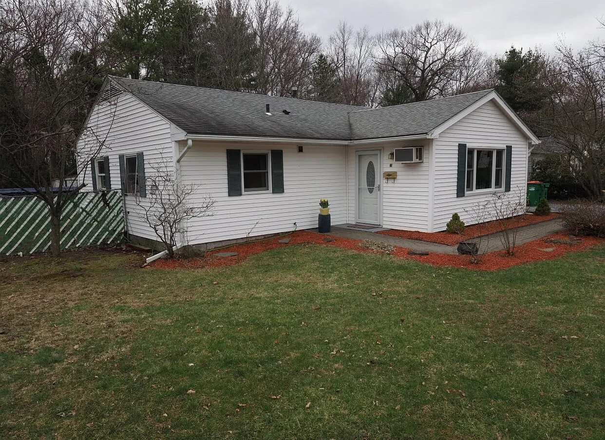 20 Van Wyck Dr photo 1