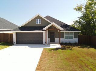 421 E Allen Ave, Godley, TX 76044