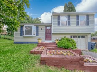 122 Wayne Dr, Cranberry Township, PA 16066