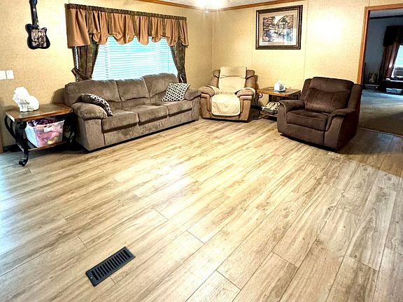5th image of 302 Sunny Dell Rd