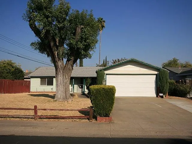 10560 Silverwood Way photo 1