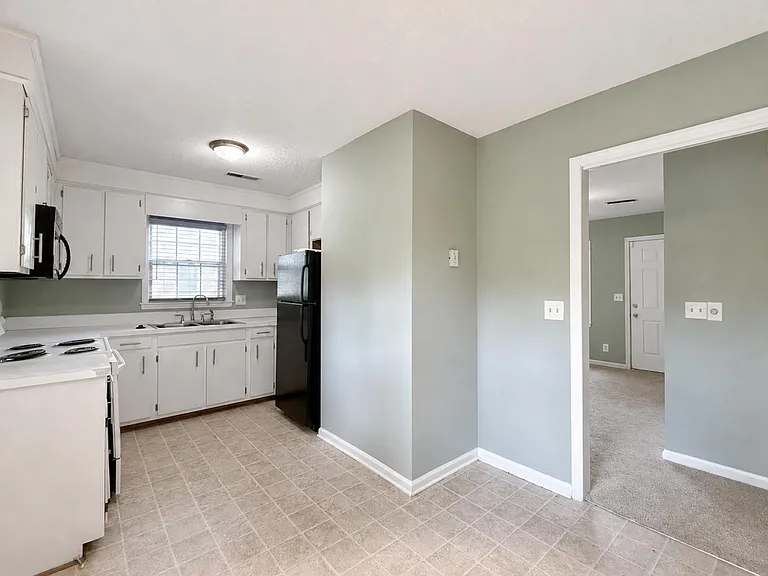 103 Dorchester Manor Blvd — Photo 5