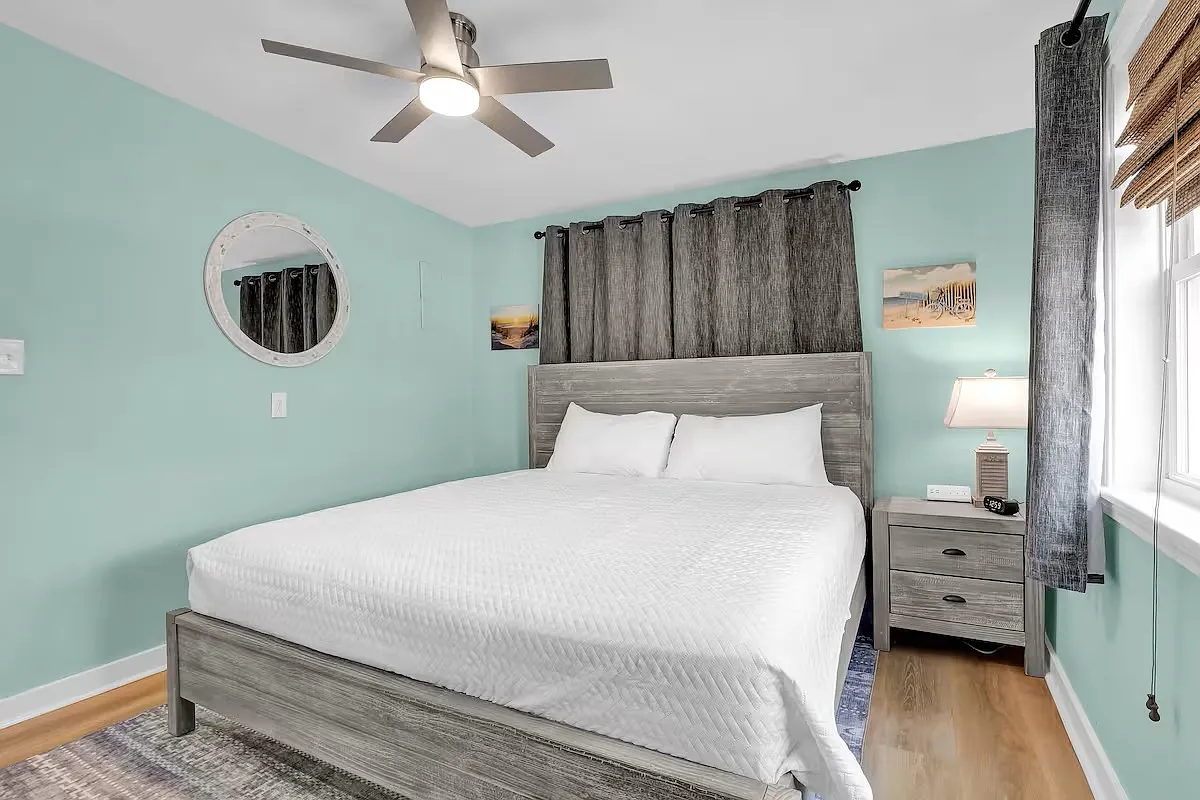 2 bed, 1.5 bath, 700 sqft, $1,800 — Photo 3