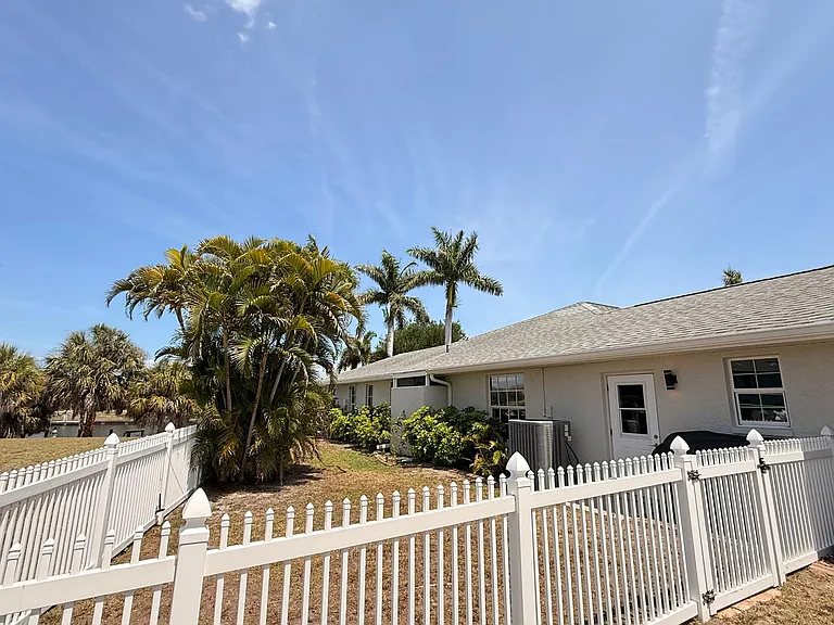 4238 Surfside Ct — Photo 57
