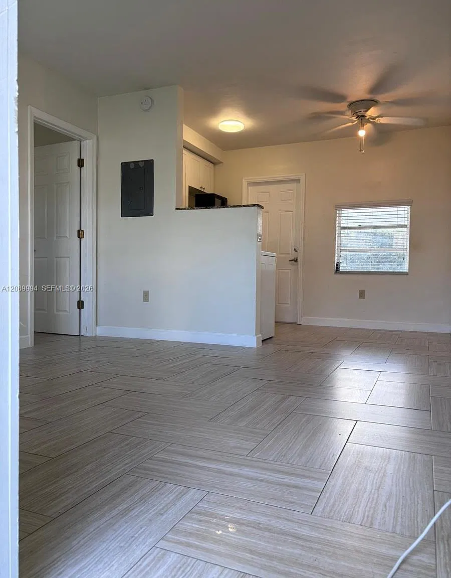 Biscayne Court — Photo 1