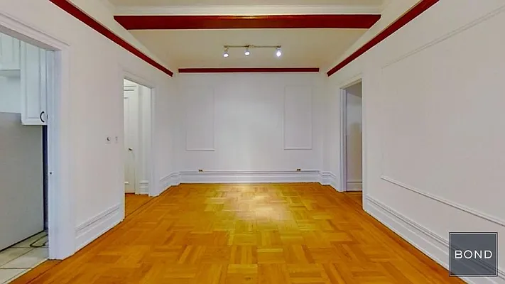 Rented by Bond New York | media 5