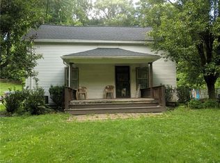 859 8th Dr NE, New Philadelphia, OH 44663